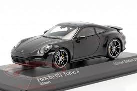 The 911 dimensions is 4528 mm l x 1852 mm w x 1284 mm h. Minichamps 1 43 Porsche 911 992 Turbo S 2020 Black Silver Rims 413069490 Model Car 413069490 4012138750456