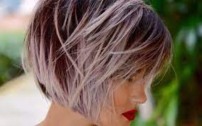 Bob strutturato e scalato per capelli sottili. Tagli Capelli Medi 2021 2022 Linea Bob E Carre Enzo Liuzzi