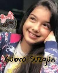 Ho letto nel corso dei mesi tantissime cattiverie contro questa bimba (non  l'attrice, la bambina).. ma io voglio ricordare cosa abbia vissuto: aveva  una vita felice, con una famiglia piena d'amore e