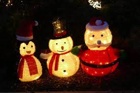 weihnachtsfiguren pinguin schneemann weihnachtsmann fur den garten die figuren mit glanzendem polyestergeweb weihnachtsschmuck dekoration weihnachtsfiguren