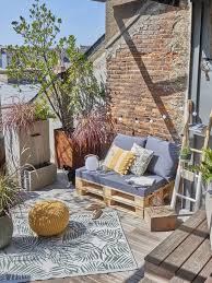 A Resting Place On An Artist Terrace Joli Place Artist Joli Place Resting Terrace In 2020 Kleines Balkon Dekor Terassenideen Terrassen Deko