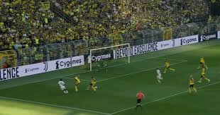 "Jetzt gucken wir mal, was passiert, wenn Mats Hummels zurücklaufen muss ..."