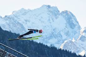 Weiter geht es am morgigen dienstag dann mit dem wettkampf, der durch das durchgewürfelte ergebnis heute einige interessante paarungen verspricht. Live Training Und Qualifikation Zum Neujahrsspringen In Garmisch Partenkirchen Skispringen Com