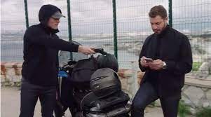 Abdel fait l'amour avec vanessa. Mathias Et Abdel Recuperent Les Bijoux Et Jerome Proche Du Licenciement Plus Belle La Vie 10 01 2019 Nouveautes Tele Com