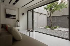 Some Stunningly Beautiful Examples Of Modern Asian Minimalistic Decor Asian Interior Design Patio Interior Courtyard Design