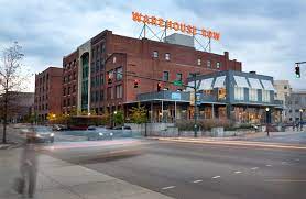 Hours may change under current circumstances 1110 1132 Market St Chattanooga Tn 37402 Warehouse Row Loopnet Com