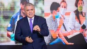 Duque no indicó quiénes podrían ser los responsables del ataque, pero esa zona es un polvorín donde conviven guerrillas, grupos paramilitares y este es un atentado contra ciudadanos, contra el presidente y contra nuestra democracia que condeno y rechazo profundamente, dijo en sus redes. Sectores Politicos Condenan Ataque Al Helicoptero En El Que Viajaba Duque En Norte De Santander