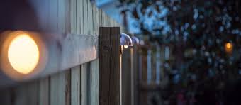 Diy Wood Privacy Fence With Accent Lighting Hammer Moxie