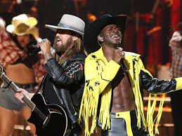 1.204.765 beğenme · 172.445 kişi bunun hakkında konuşuyor. Sommerhit Diese Geschichte Steckt Hinter Dem Song Old Town Road Nw De