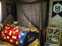 If you're looking for the best harry potter book wallpapers then wallpapertag is the place to be. Harry Potter Themed Bedroom 1600x1200 Wallpaper Teahub Io