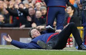 At club level, he served as manager of ajax, barcelona, az alkmaar, bayern munich and manchester united, as well as. Nooit Meer Louis Van Gaal Nooit Meer Deze Fratsen Video Sportnieuws