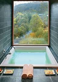 Sognare un bagno, di cercarne uno, di trovarlo occupato, di pulirlo, sono tutti segnali che stiamo elaborando desideri, preoccupazioni e pensieri, e che magari è giunta l'ora di tirare un metaforico sciacquone. Bagni Da Sogno Ecco Come Crearli Ville E Giardini