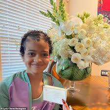 Christopher alan chris young (born june 12, 1985) is an american country music artist. Beyonce Sends Huge Floral Bouquet To Young Fan Battling Brain Cancer Daily Mail Online