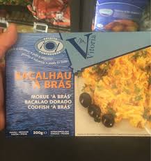 Escurre, seca, desmiga y reserva. Bacalhau A Bras