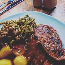 Schweineschnitzel Mit Prinzessbohnen Und Salzkartoffeln Schnitzel Schweineschnitzel Fleisch Bohnen Pr Favorite Desserts Oreo Trifle Strawberry Shortcake
