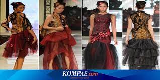 Check spelling or type a new query. Susan Zhuang Mengolah Tenun Dan Sarung Untuk Gaun Pesta