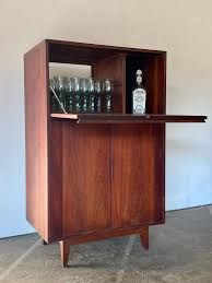 5.0 out of 5 stars 6. Gorgeous Walnut Mid Century Modern Mad Men Bar Cabinet For Sale At 1stdibs
