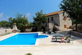 Ferienhaus Rasopasno Bei Malinska Auf Insel Krk In 2020 Ferienhaus Krk Ferienhaus Ferienhaus Kroatien