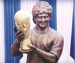 The statue is located near the argentinos juniors club stadium in buenos aires, where he made his career debut in. It Looks Like Someone S Gran Maradona Statue Unveiled In India