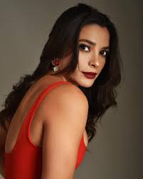 Jacqueline Duarte's Instagram, Twitter & Facebook