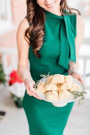 Mini Beef Wellington Bites Easy New Year S Eve Appetizer Recipe In 2020 Beef Wellington Bites Mini Beef Wellington New Year S Eve Appetizers
