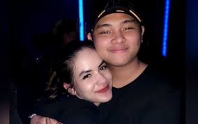 Pantas saja, jika pesona philo itu mampu menaklukan hati artis cantik, steffi zamora. Sahabat Jadi Cinta Steffi Zamora Dan Alvaro Maldini Eks Cjr Pacaran