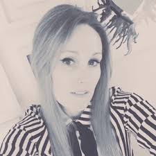 Kerrie Clements (@kezbasha)