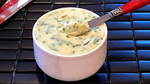 Recette De Beurre Maison A L Ail Et Aux Fines Herbes Facile Un Pur Delice In 2020