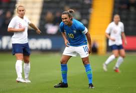 Representando o brasil em competições internacionais e. Brasil Perde Para A Inglaterra Em Amistoso De Futebol Feminino