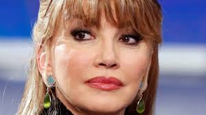 Milly carlucci at the glamour party during the milan fashion week womenswear spring/summer 2011. Milly Carlucci Eta Altezza Peso Nome Vero Il Marito E I 2 Figli Le Sorelle