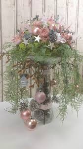 Fertige Ein Weihnachtsgesteck Auf Einer Vase An Und Kreiere Auf Diese Weise Etwas Einzigartiges 9 Tolle Ideen Weihnachten Dekoration Weihnachtsdekoration Weihnachtsdeko Weihnachten