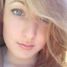 Julie Moy's Instagram, Twitter & Facebook