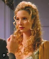 phoebe buffay always had the best hairstyles. ✨