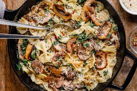 I haven't tried it but it should freeze fine. One Pot Garlic Parmesan Pasta Recipe With Spinach And Mushrooms Creamy Pasta Recipe Eatwell101