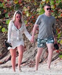 Born 7 march 1994) is an english professional footballer who plays as a goalkeeper for premier league club everton and the england national team. Jordan Pickford And His Girlfriend Megan Davison Pack On The Pda Daily Mail Online