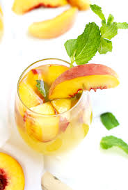 Fuzzy Navel Peach Sangria | 3 Yummy Tummies