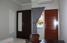 Hal tersebut cukup beralasan mengingat kota administrasi ini banyak dikunjungi oleh warga dari daerah lain entah untuk mengadu nasib bekerja. 10 Tempat Kost Kontrakan Tebet Jakarta Selatan Untuk Pria Wanita Info Kost Hotel Homestay Penginapan 2021 2022