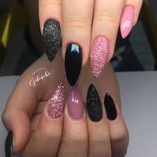 Pink Black And Glitter Nails Pin By Patricia F On Nails Black Nails With Glitter Pink Black Nails Pink Glitter Nails