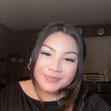 hello! im looking for the best recommended dentist for tooth implants 🙂