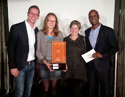 Cookies sind hilfreiche datenpakete, die es uns als anbieter erleichtern, ihnen eine optimal bedienbare webseite. Sparda Bank Hamburg Award 2016 An Den Arv Hanseat Uberreicht Alster Ruderverein Hanseat