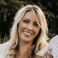 Emma Nickerson's Instagram, Twitter & Facebook