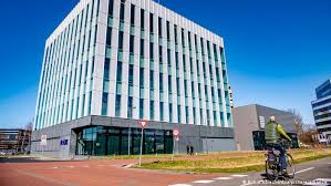 The components that form one vial of vaccine are often produced at different locations around the world. Covid Vaccine Ema Approves New Production Sites In Germany Netherlands Switzerland News Dw 26 03 2021