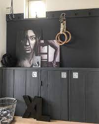 Estherdelsink Ondiepe Schoenenkast Lambrisering Hal Decor Zwarte Muur Lambriseringen Gang