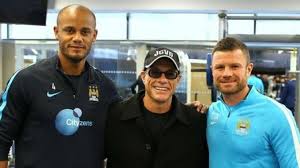 The image angered his fans, who accused him of believing himself to be the universal soldier in the greatest crisis of mankind in recent… Jean Claude Van Damme Sambangi Tempat Latihan Pemain Manchester City Tribunnews Com Mobile
