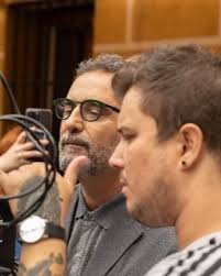 Andrés Perozo: un director audiovisual zuliano que conquista escenarios  globales y vuelve para impulsar el talento nacional 27 septiembre, 2025 De  Maracaibo a Europa y de los Latin Grammy a proyectos locales,