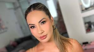 Pamela López se defiende de críticas por comer menú con su ...