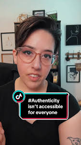 Elle Torres (@ellehappened)