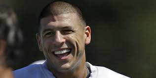 Pats' Hernandez gets new deal