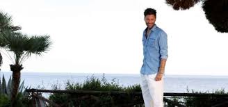 Filippo bisciglia vado via lyrics & video : Filippo Bisciglia Io E Pamela Camassa Allargheremo La Famiglia Con Un Cane
