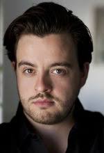 Simon Patrick Bowes-Lyon, earl of Strathmore and Kinghorne, * 1986